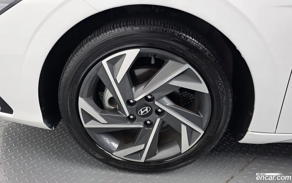 Hyundai Avante CN7 1.6 2024 — миниатюра 2