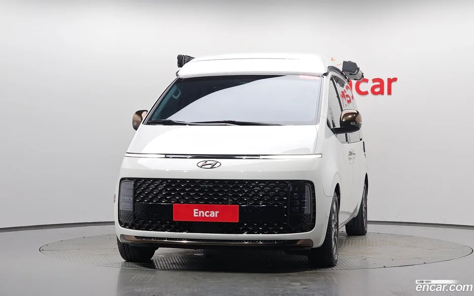 Hyundai Staria 4WD 2023 — thumbnail 3