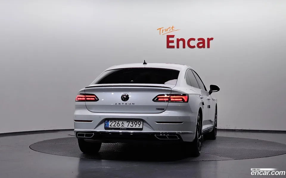 Volkswagen Arteon 2.0 TDI R-LINE 4 2022 — thumbnail 4
