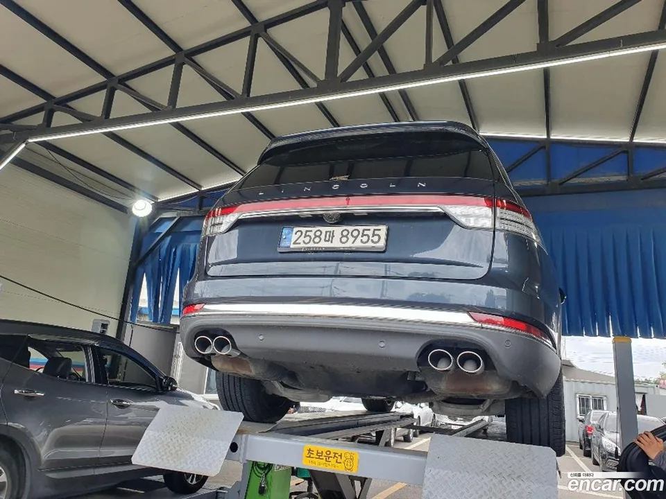 Lincoln Aviator 3.0 AWD 2022 — thumbnail 2