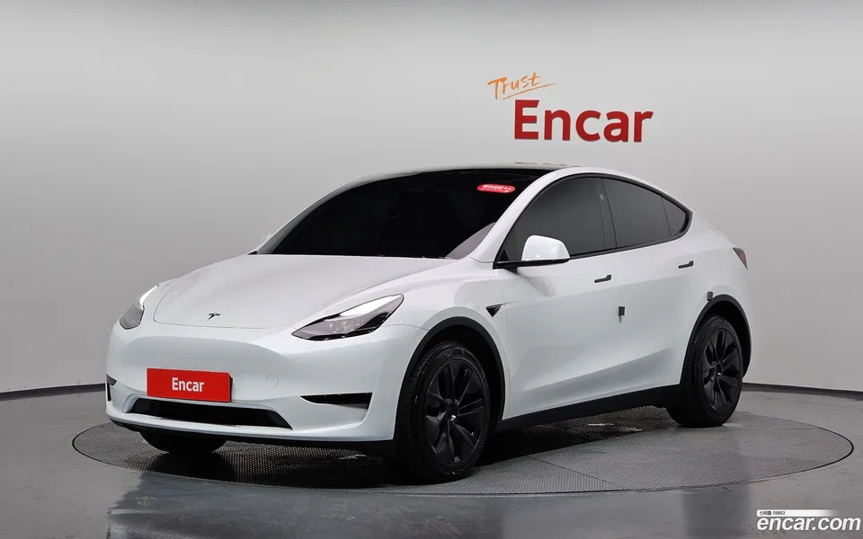 Tesla Model Y RWD 2024 — photo 1, buy with delivery to Moscow