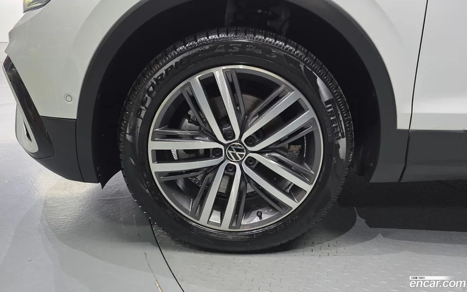 Volkswagen Tiguan Allspace 2.0 TSI 2022 — thumbnail 5