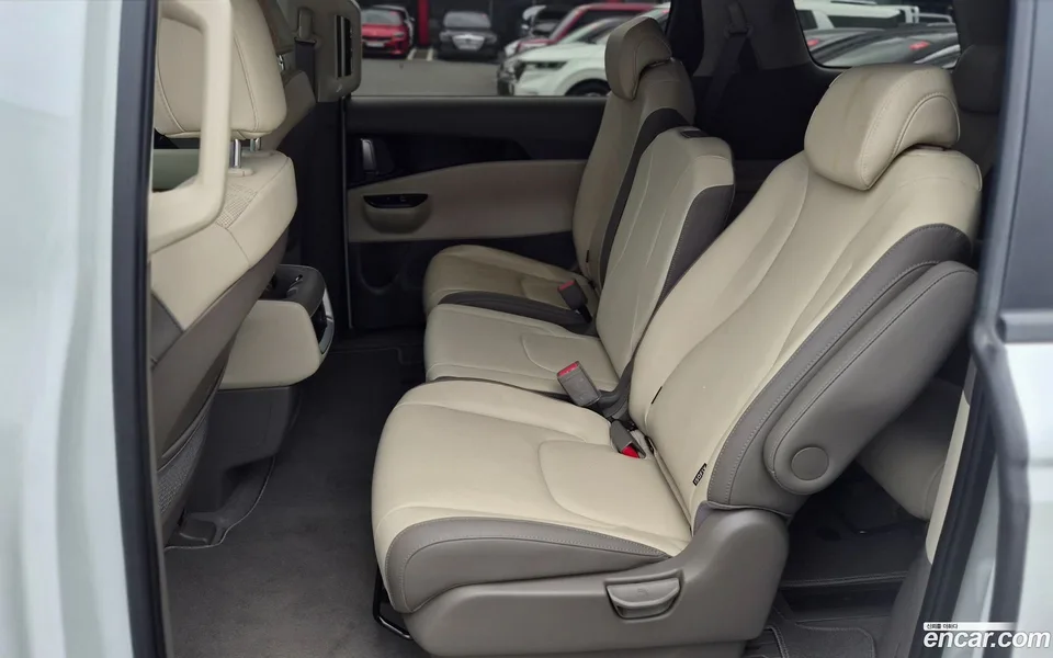 Kia Carnival 11 2023 — thumbnail 4