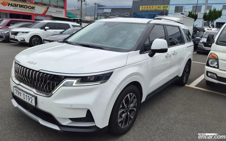 Kia Carnival 11 2023 — photo 1, buy with delivery to Moscow