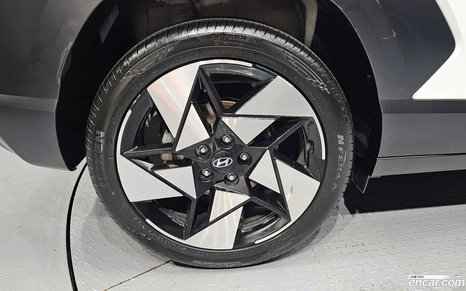 Hyundai Kona 1.6 4WD 2023 — thumbnail 2