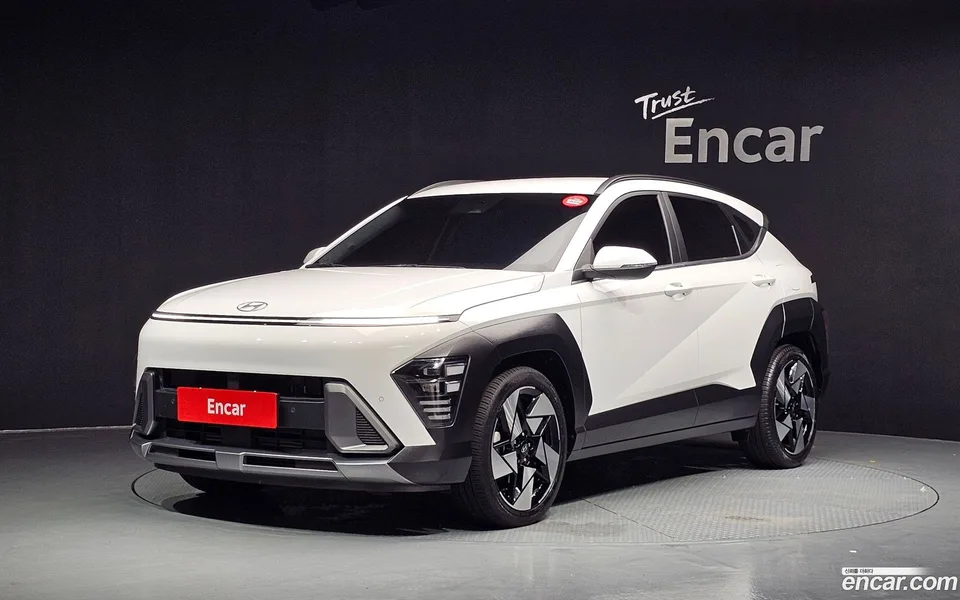 Hyundai Kona 1.6 4WD 2023 — photo 1, buy with delivery to Moscow