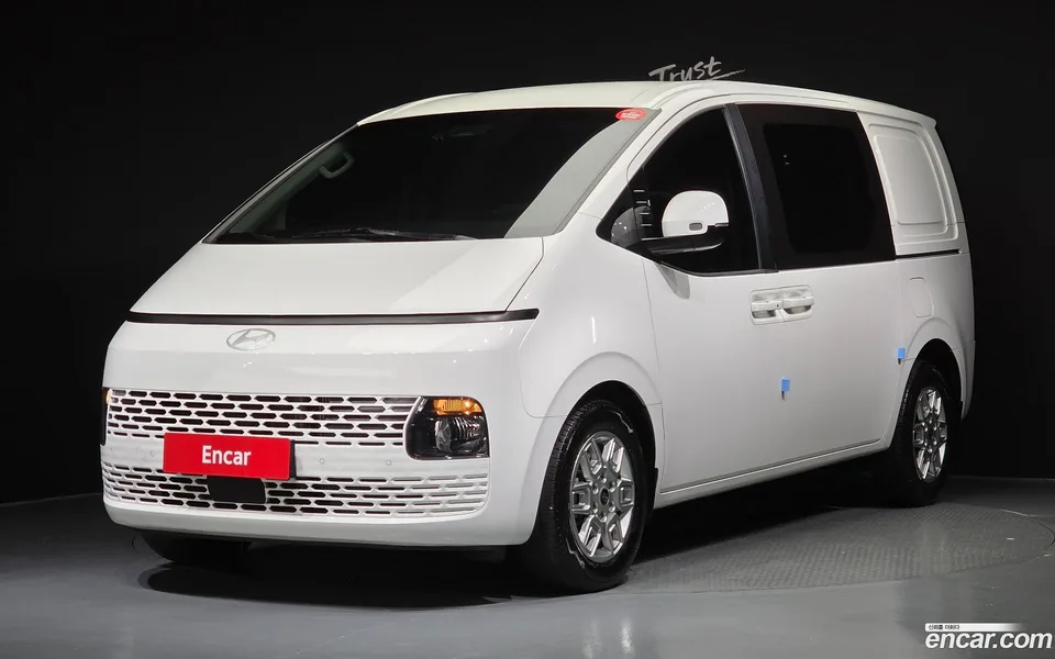Hyundai Staria 2024