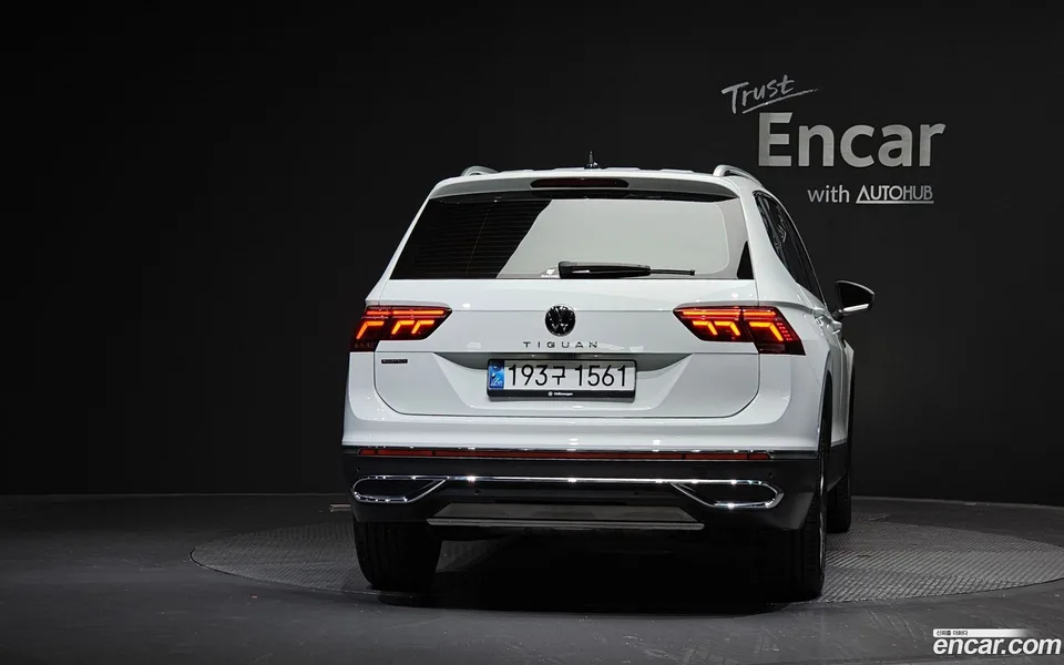 Volkswagen Tiguan Allspace 2.0 TSI 2024 — thumbnail 4
