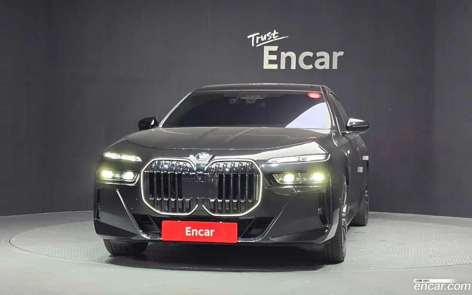 BMW 7 Series 740d xDrive M 2024 — миниатюра 3