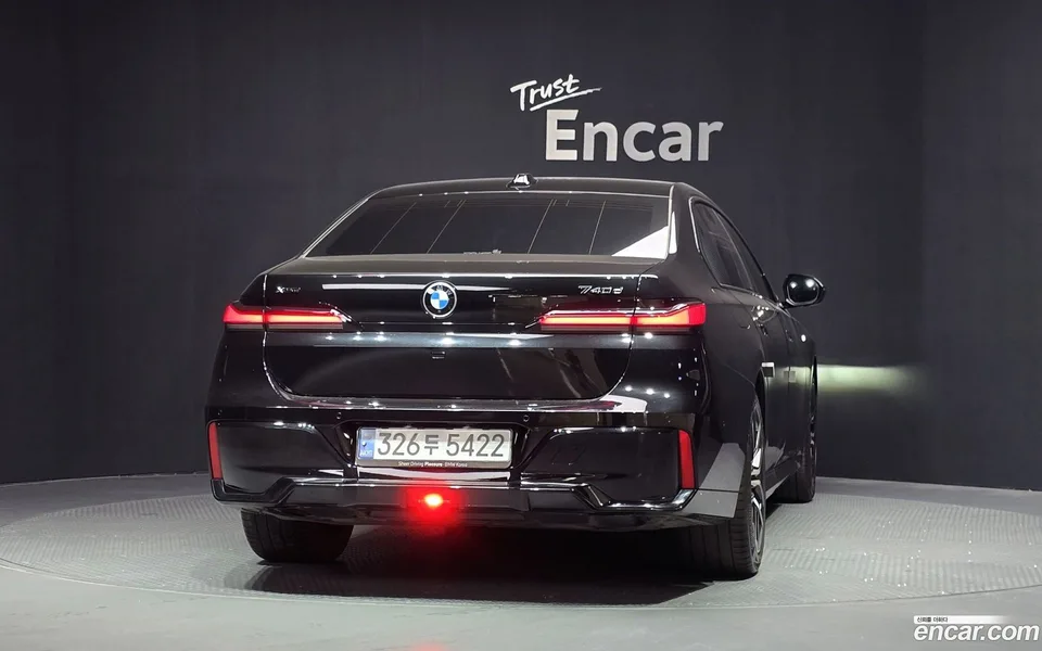 BMW 7 Series 740d xDrive M 2024 — миниатюра 4