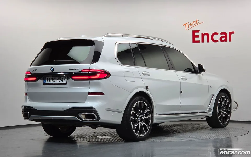 BMW X7 2025