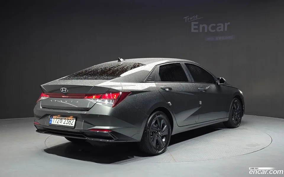 Hyundai Avante Hybrid 2022 — thumbnail 3