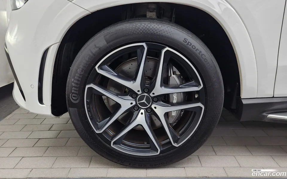 Mercedes-Benz GLE-Class AMG GLE53 4MATIC+ 2023 — thumbnail 2