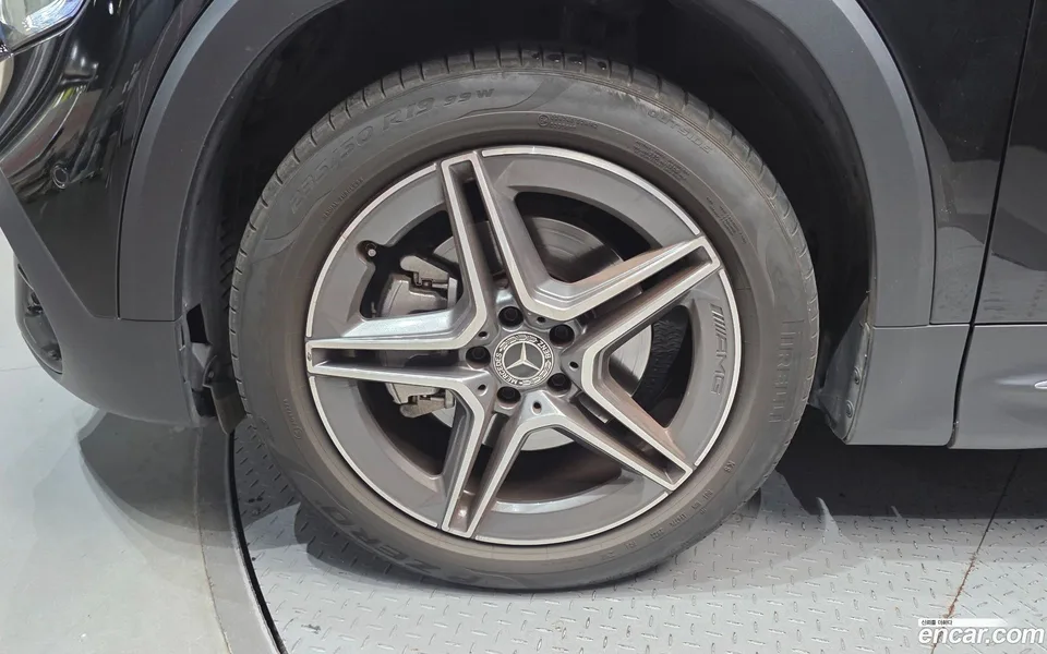 Mercedes-Benz GLB-Class GLB250 4MATIC 2022 — миниатюра 2