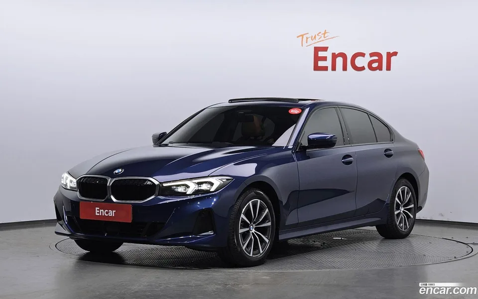 BMW 3 Series 320i 2023 — photo 1, buy with delivery to Moscow