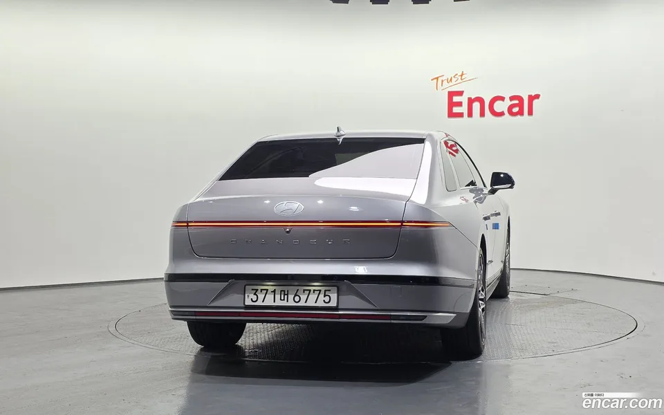 Hyundai Grandeur 3.5 LPG 2WD 2023 — thumbnail 4