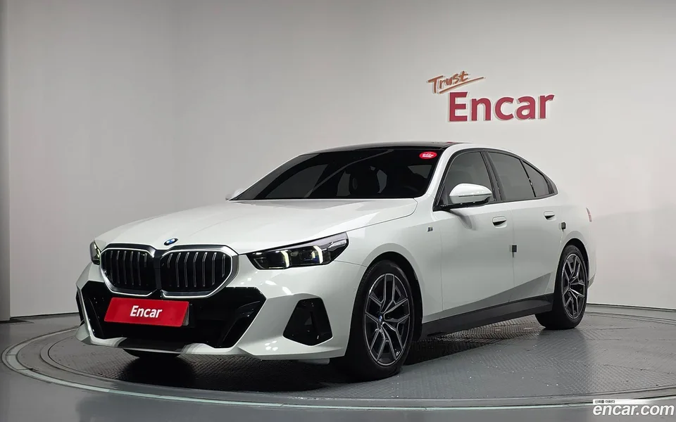 BMW 5 Series 520i M 2024 — photo 1, buy with delivery to Moscow