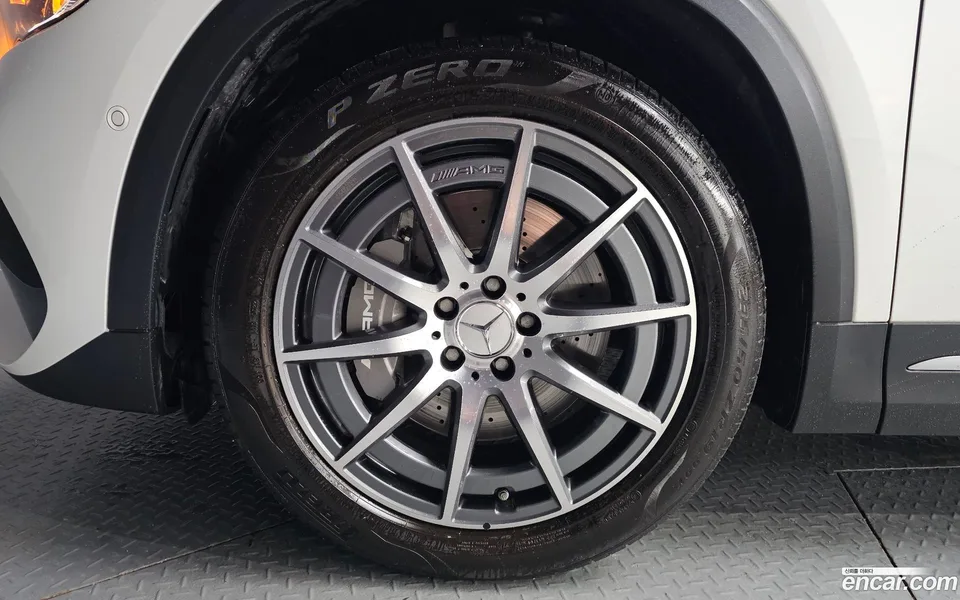 Mercedes-Benz GLA-Class GLA45 AMG 4MATIC+ 2022 — thumbnail 2