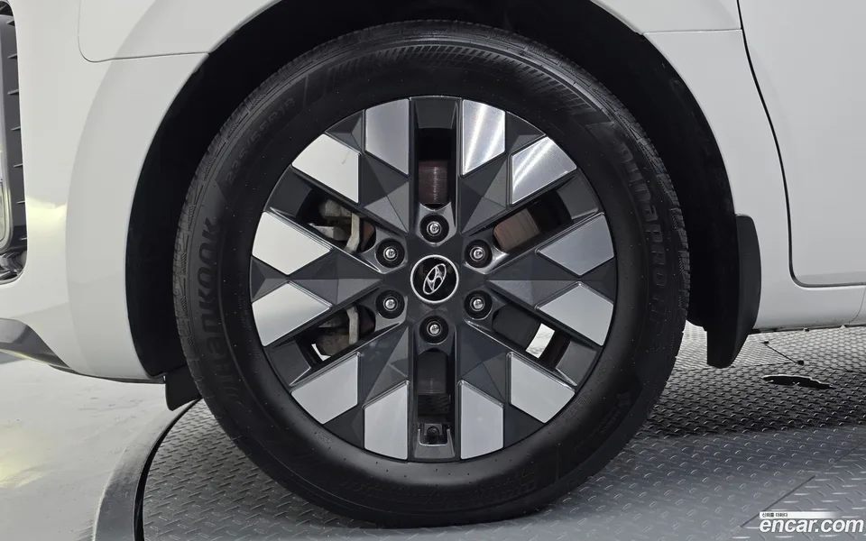 Hyundai Staria 9 2022 — thumbnail 2