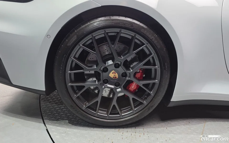 Porsche 911 (992) 4 GTS 2025 — thumbnail 5