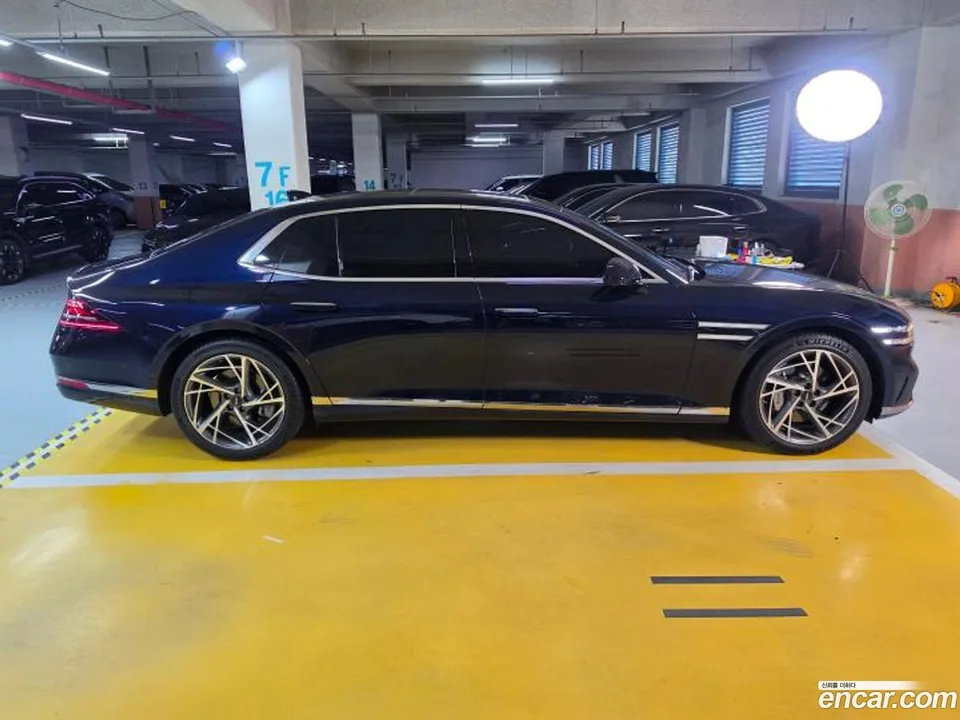 Genesis G90 3.5 AWD 2023 — thumbnail 5