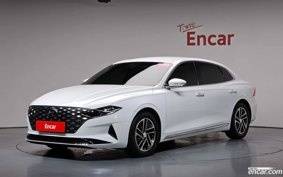 Hyundai Grandeur IG 2.5 2022 — photo 1, buy with delivery to Moscow