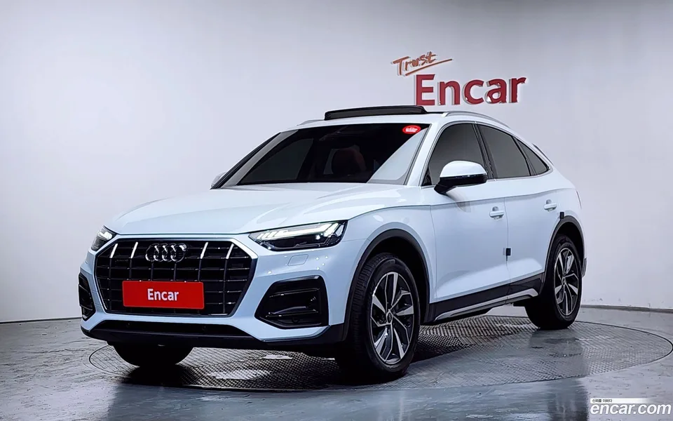 Audi Q5 45 TFSI 2023 — photo 1, buy with delivery to Moscow