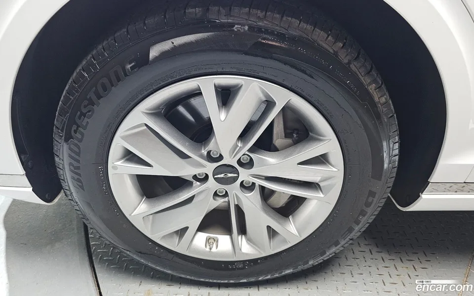 Genesis GV70 2.5T 2WD 2024 — thumbnail 2