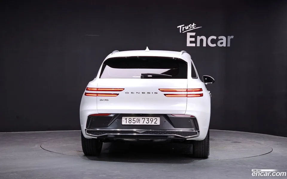 Genesis GV70 2.5T 2WD 2024 — thumbnail 4