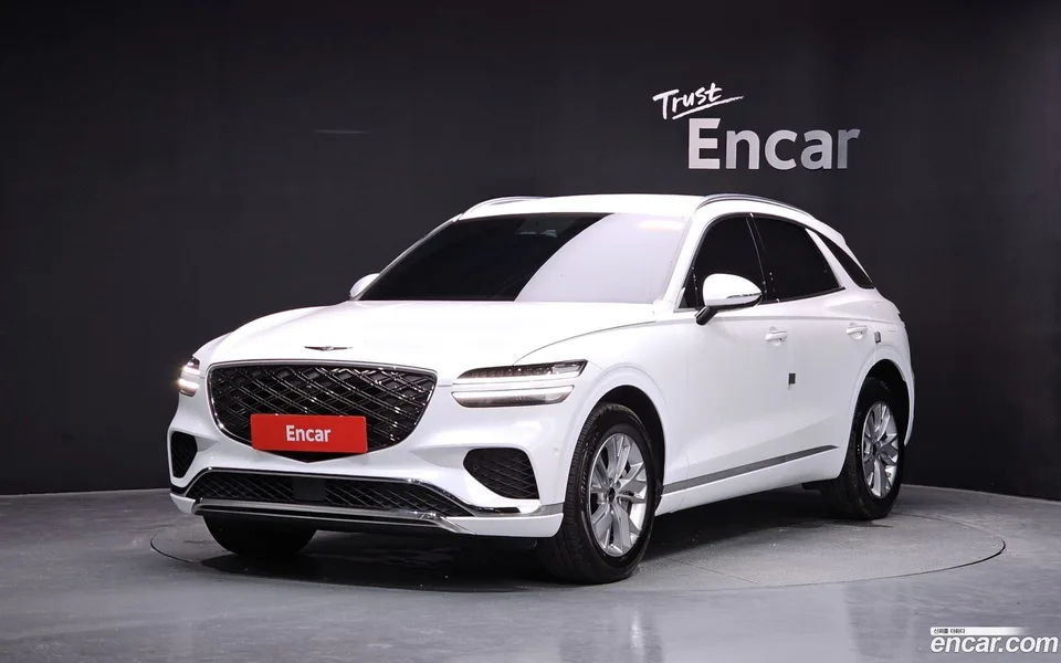 Genesis GV70 2.5T 2WD 2024 — photo 1, buy with delivery to Moscow