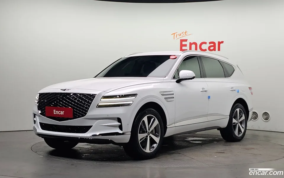 Genesis GV80 2.5T 2WD 2023 — photo 1, buy with delivery to Moscow