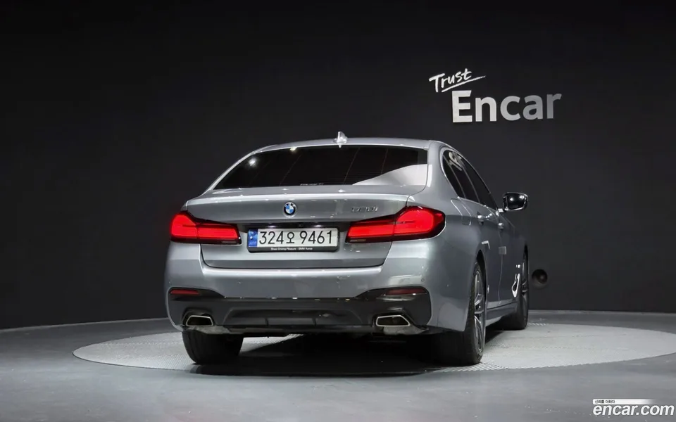 BMW 5 Series 520i M 2023 — thumbnail 4