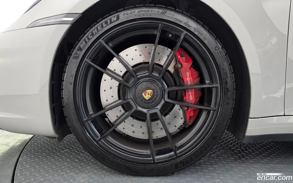 Porsche 911 (992) 4 GTS 2023 — thumbnail 5