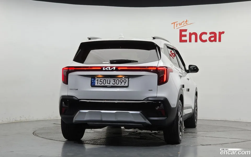 Kia Seltos 1.6 4WD 2023 — thumbnail 4