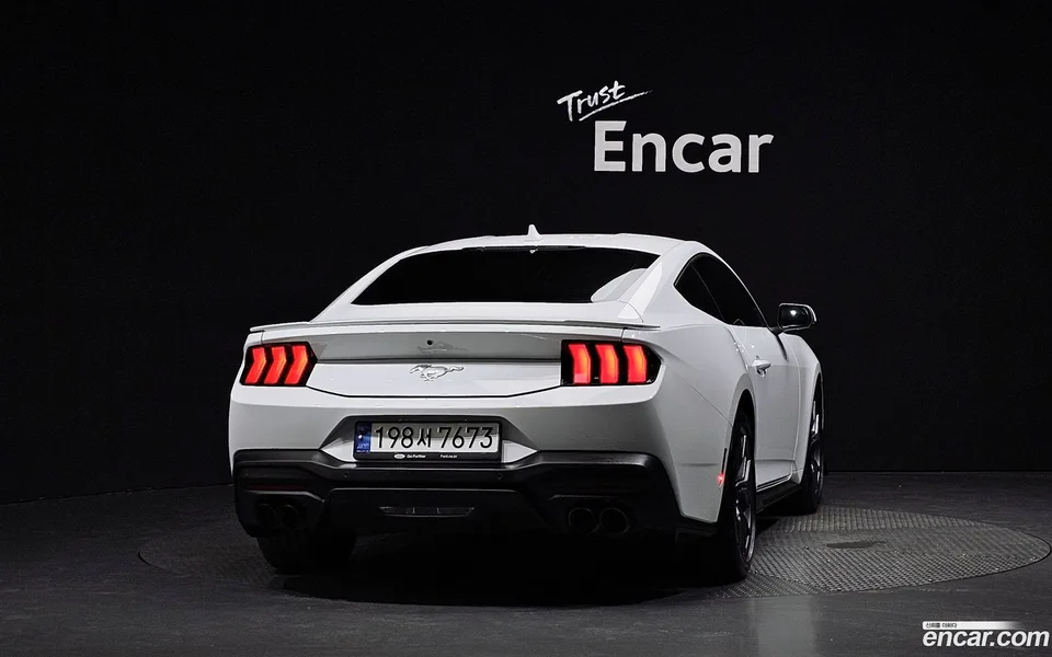 Ford Mustang 2.3 2024 — thumbnail 4