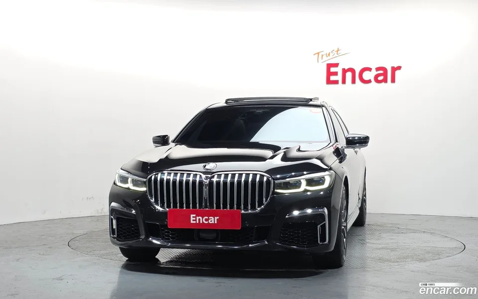 BMW 7 Series 740Li xDrive M 2022 — thumbnail 3