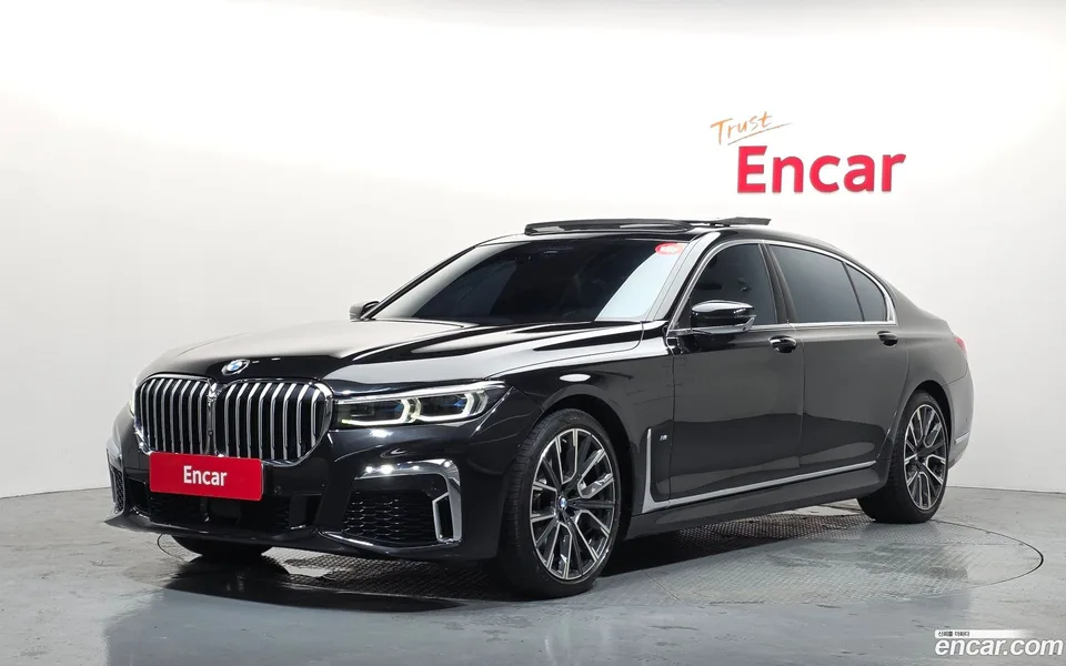BMW 7 Series 740Li xDrive M 2022 — photo 1, buy with delivery to Moscow