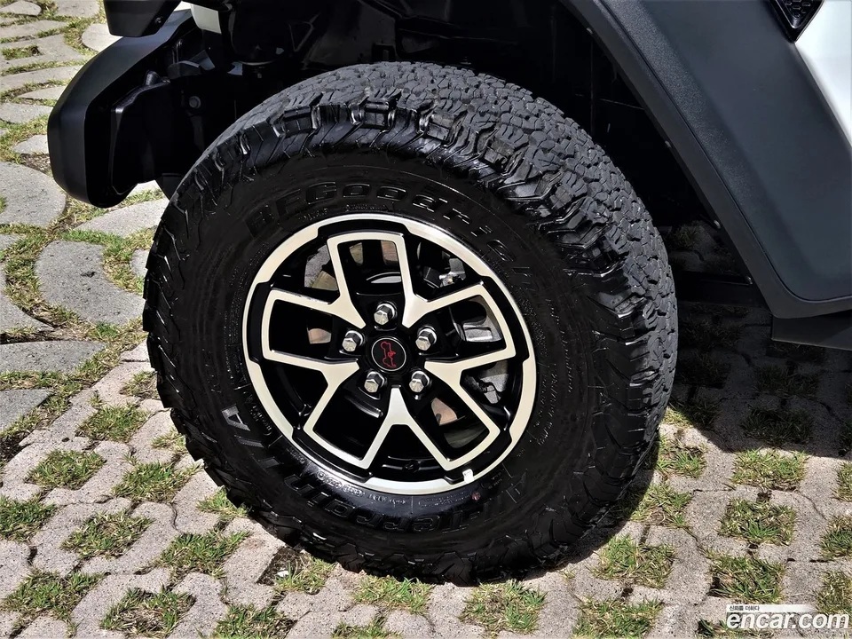 Jeep Wrangler 2.0 4 2025 — thumbnail 5
