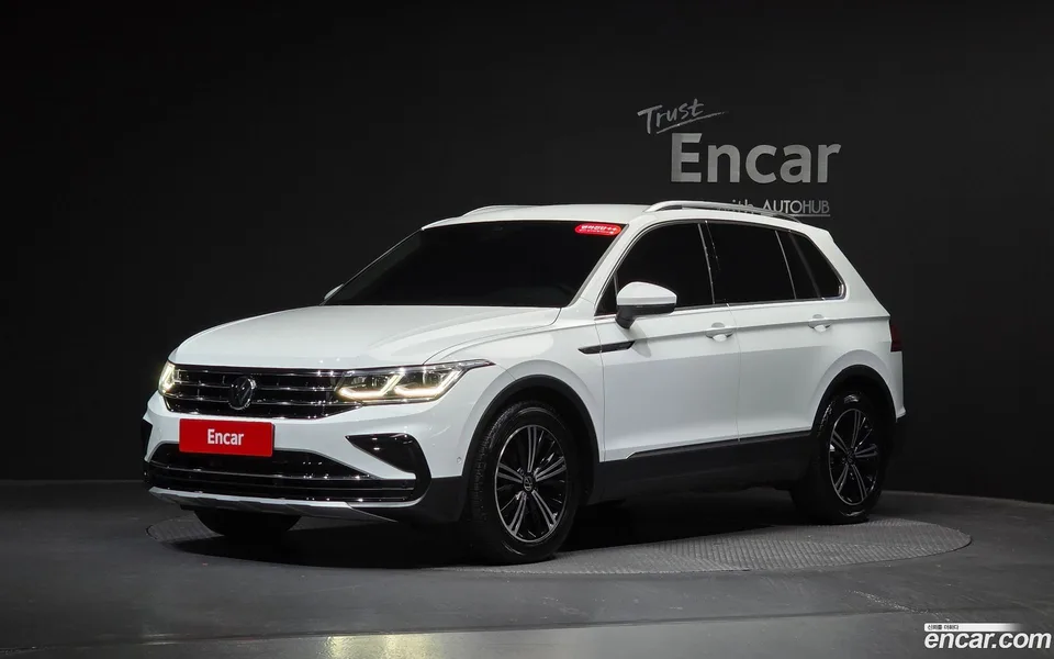 Volkswagen Tiguan 2.0 TDI 2023 — photo 1, buy with delivery to Moscow