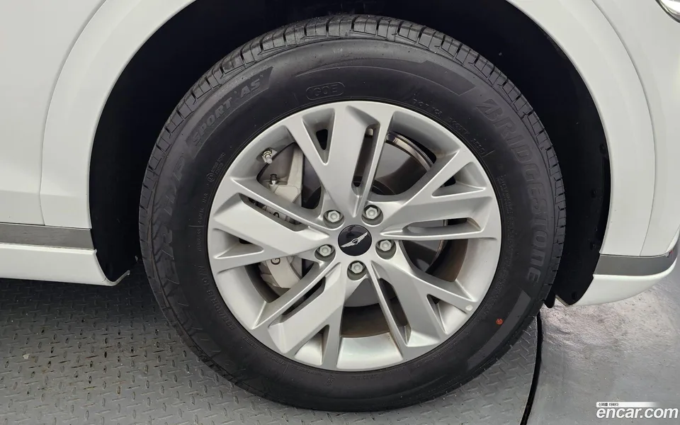 Genesis GV70 2.5T 2WD 2025 — thumbnail 2