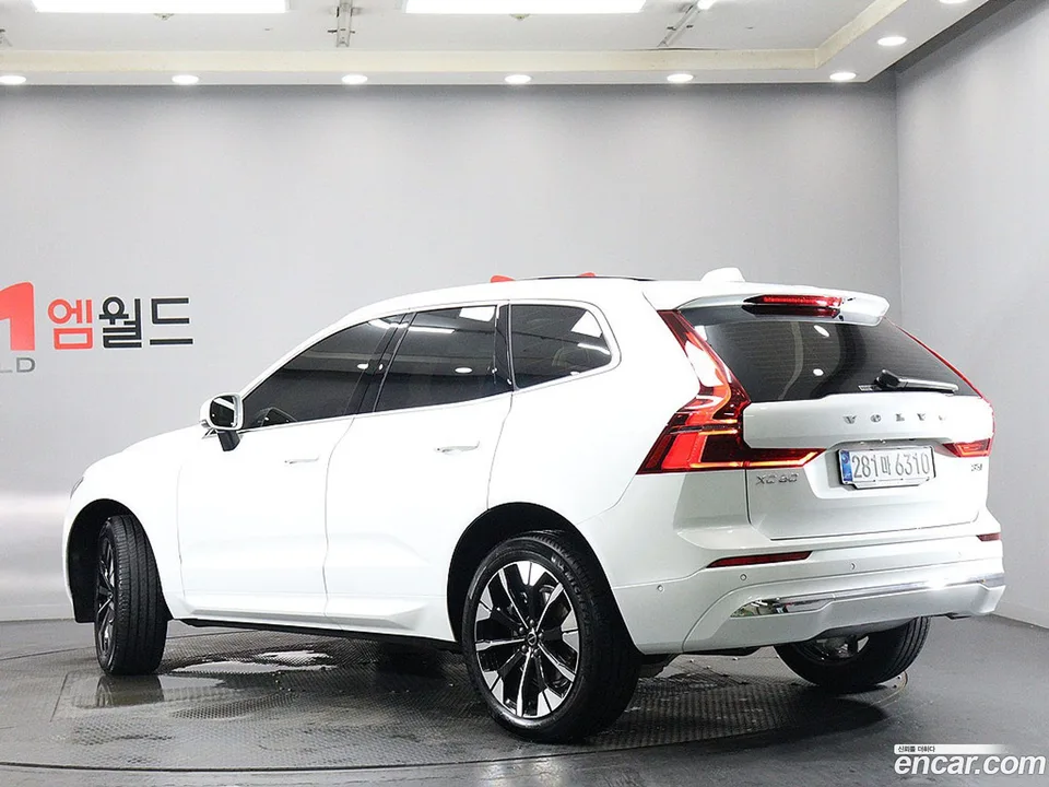 Volvo XC60 B5 2025 — thumbnail 3