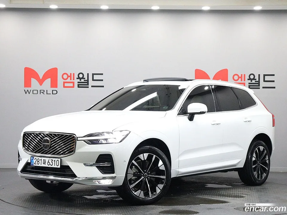 Volvo XC60 B5 2025 — photo 1, buy with delivery to Moscow