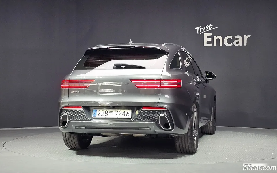 Genesis GV70 2.5T 2WD 2022 — thumbnail 4