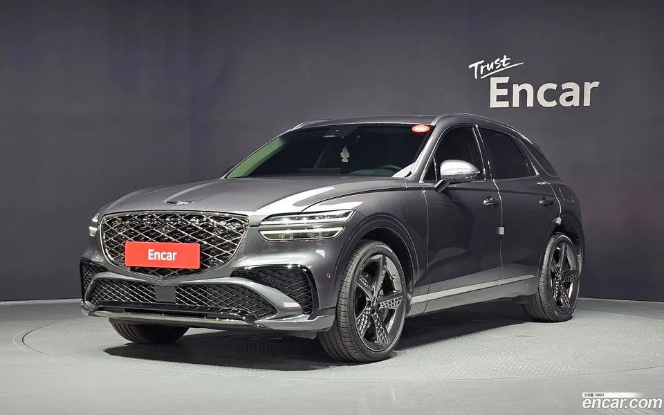 Genesis GV70 2.5T 2WD 2022 — photo 1, buy with delivery to Moscow
