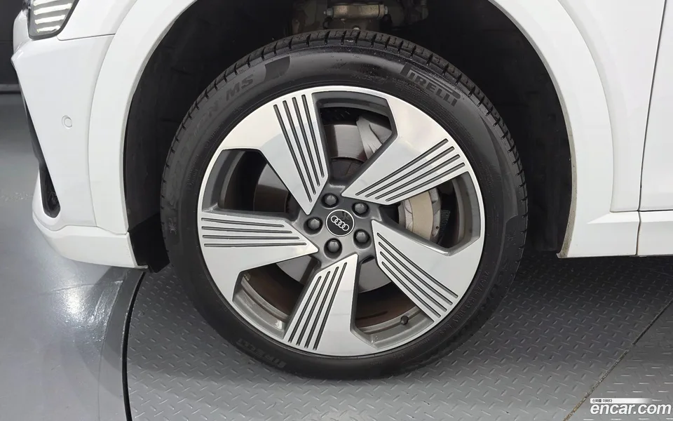 Audi e-tron 55 2022 — thumbnail 5