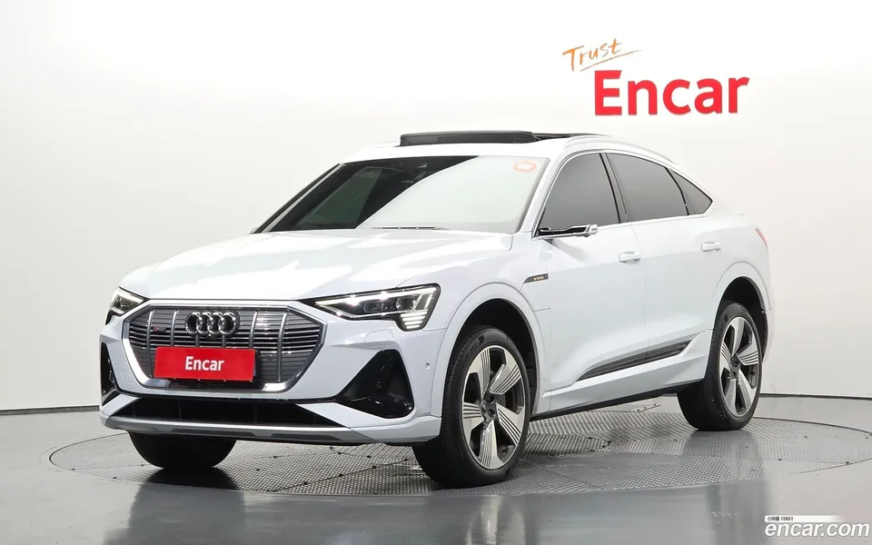 Audi e-tron 55 2022 — photo 1, buy with delivery to Moscow
