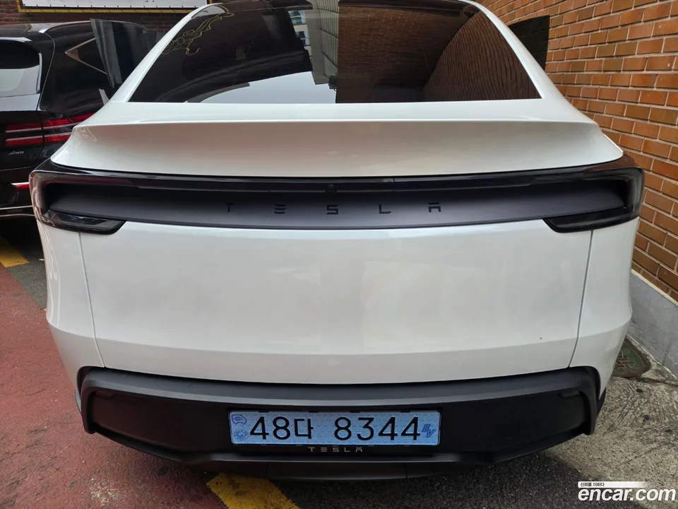 Tesla Model Y RWD 2026 — thumbnail 5