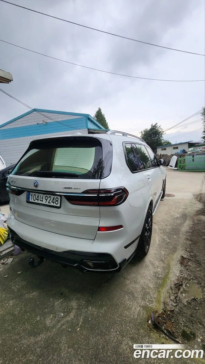 BMW X7 xDrive 40i M 7 2023 — thumbnail 4