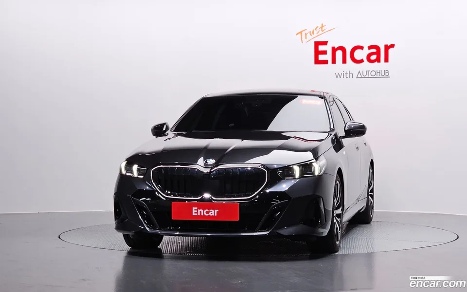 BMW 5 Series 530i xDrive M 2025 — thumbnail 3