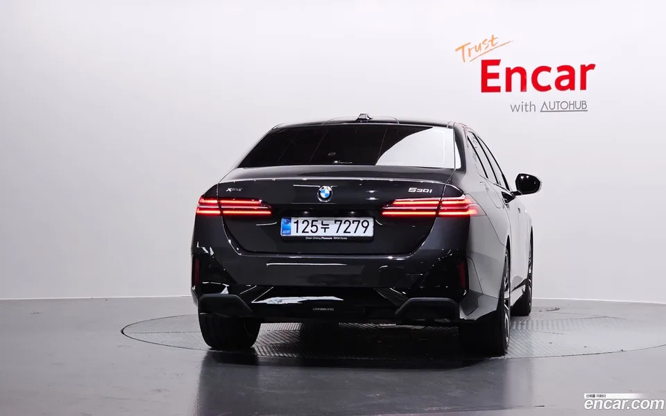BMW 5 Series 530i xDrive M 2025 — thumbnail 4